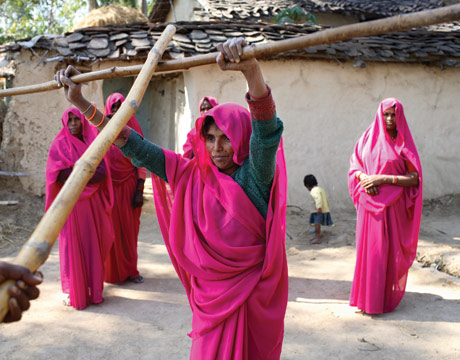 gulabi_gang_2.jpg