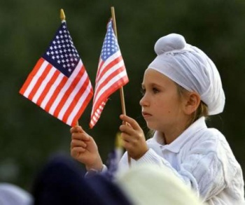 sikh_holding_flags.jpg